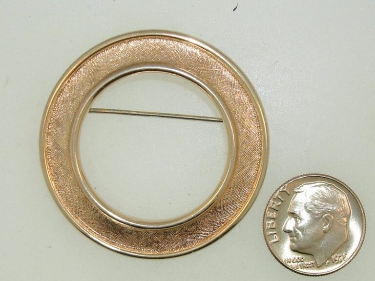 Vintage 1950s Crown Trifari Brushed Gold Circle Pin