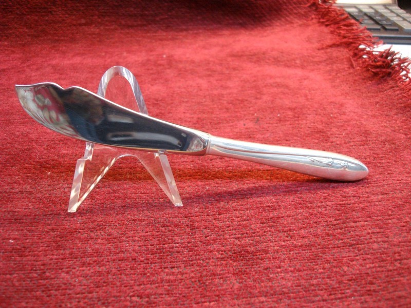 Vintage Lunt Sterling Silver Spring Serenade Pattern Master Butter Knife