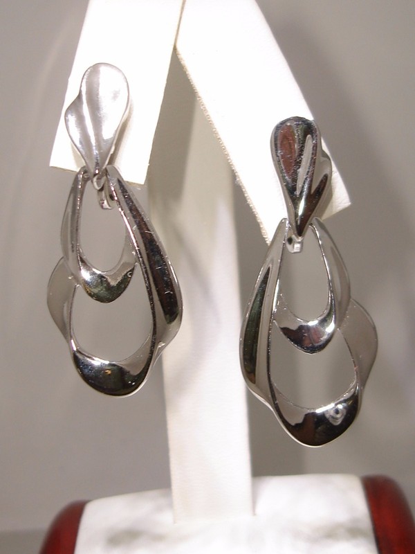 Vintage 1960s Crown Trifari silver dangle earrings, mint condition, New Old Stock