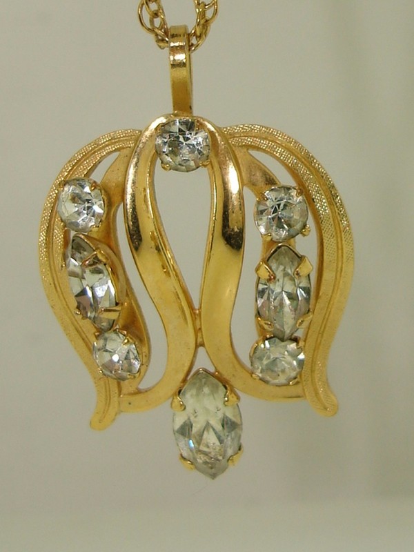 Vintage V.D. 12K gold-filled rhinestone pendant necklace