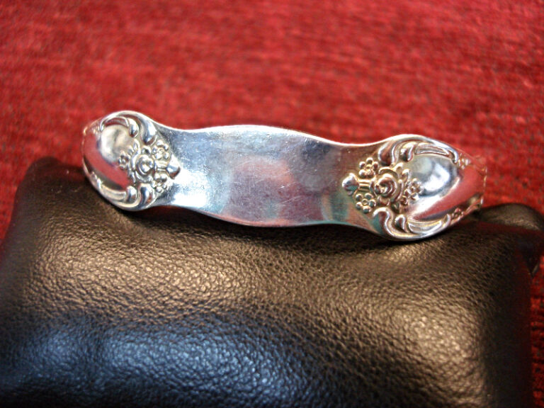Vintage William A. Rogers / Oneida Silverplate Spoon Bracelet