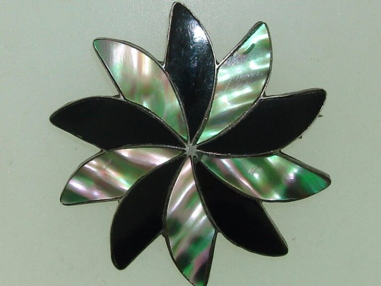Vintage Taxco Mexico sterling silver pin with onyx and mother-of-pearl inlay, artist signed