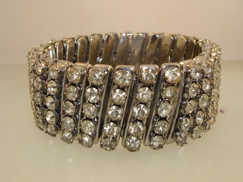 Vintage rhinestone bracelet with five rows of foiled rhinestones, stainless steel, 1 inch wide, expandable