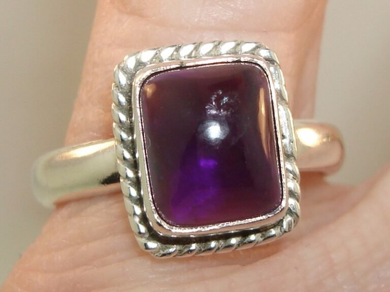 Sterling silver amethyst ring with a 3 carat cabochon, size 8.5