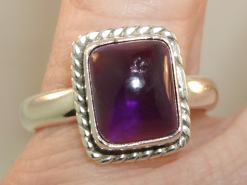 Sterling silver amethyst ring with a 3 carat cabochon, size 8.5