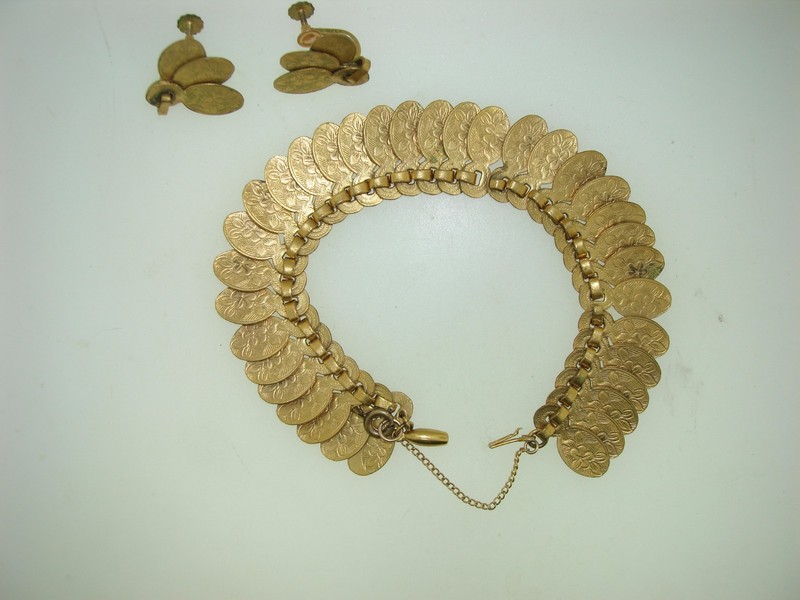 Antique Victorian gold gilt floral bracelet and earrings set (1890s)
