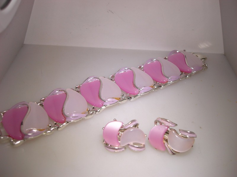 Vintage 1950s pink and white lucite bracelet and earring set with purple enamel floral design