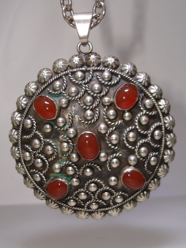 Vintage 1960s-70s Native American Inspired Sterling Silver & Carnelian Pendant Necklace