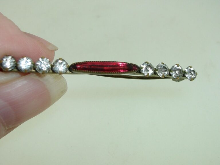 Antique Victorian gold washed foiled glass bar pin