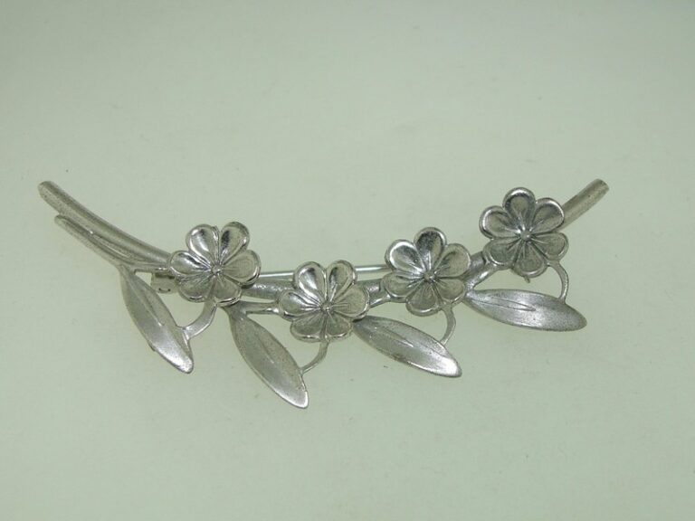 Vintage Beau Sterling Forget-Me-Not Flower Pin