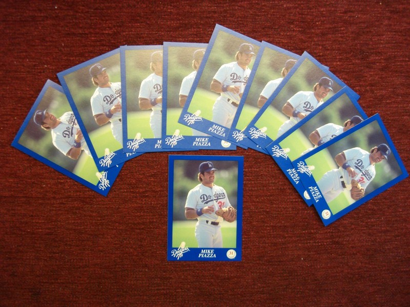 10 Mike Piazza Dodgers D.A.R.E. issue cards, Hall of Fame catcher #31, near mint condition