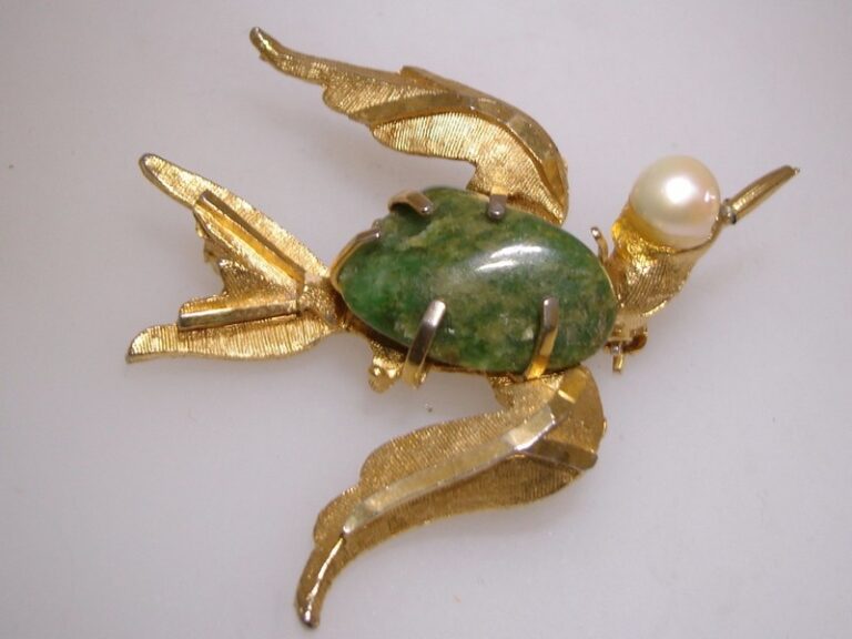 Vintage 1970s B.S.K. Gold-Plated Jade and Pearl Bird Pin