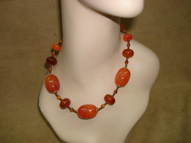 Vintage Hong Kong lucite bead necklace with mottled amber and gold tones, 21 inch statement piece