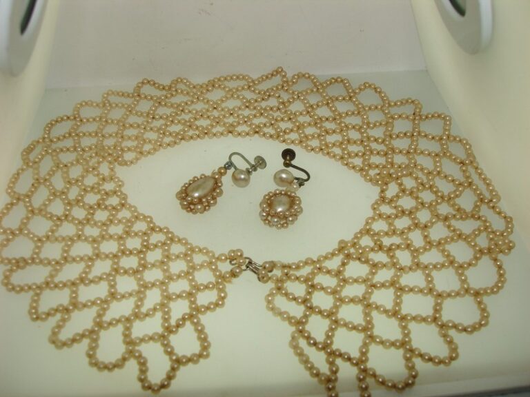 Vintage 1940s Japan faux pearl necklace and earrings set with graduated diamond pattern