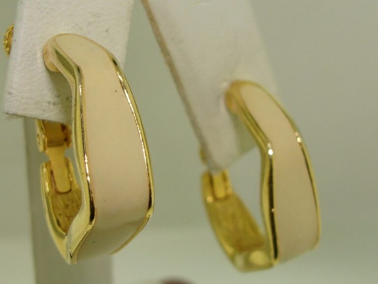 Vintage 1965 Goldiete Creme Enamel Gold Earrings