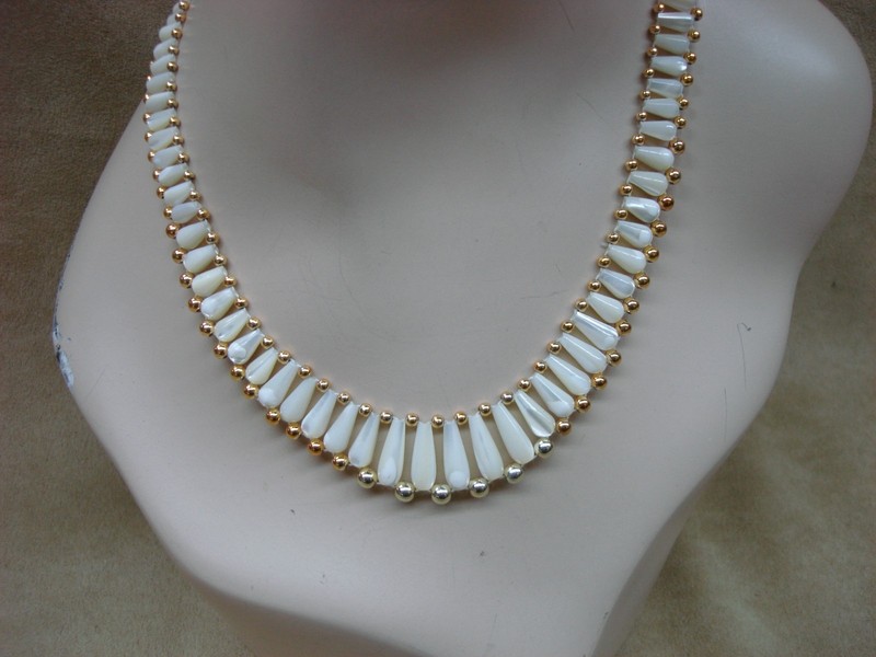 Vintage 1960s-70s Mother of Pearl and Gold Bead Tear Drop Necklace