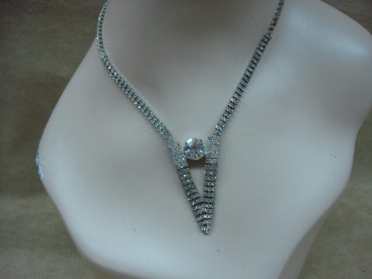 Vintage silver rhinestone choker necklace with V-design