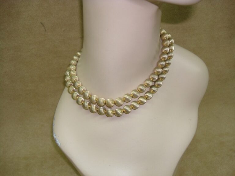 Vintage 1960s-70s Brushed Gold Tone Beaded Choker Necklace