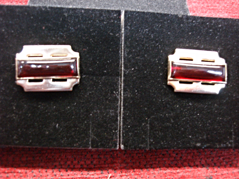 Vintage Manleigh red stone cufflinks, pre-owned in excellent condition