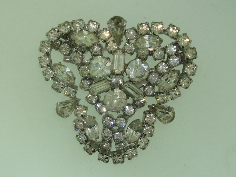 Vintage 1940s rhinestone brooch pin with foiled glass stones