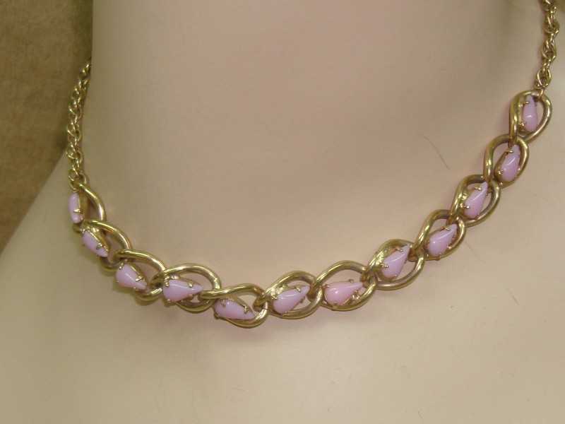 Vintage pink glass choker necklace from the 1940s-1950s