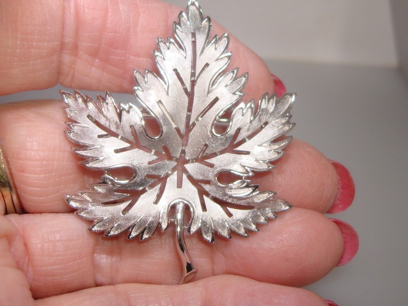 Vintage Crown Trifari brushed maple leaf pin, 1950s-60s
