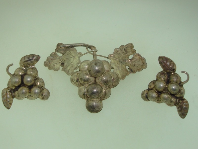 Vintage 1960s-70s Mexico Silver Grape Cluster Pin and Earrings Set