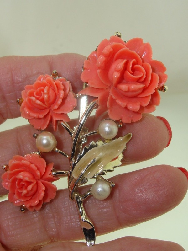 Vintage 1950s Lucite Coral Rose and Pearl Pin