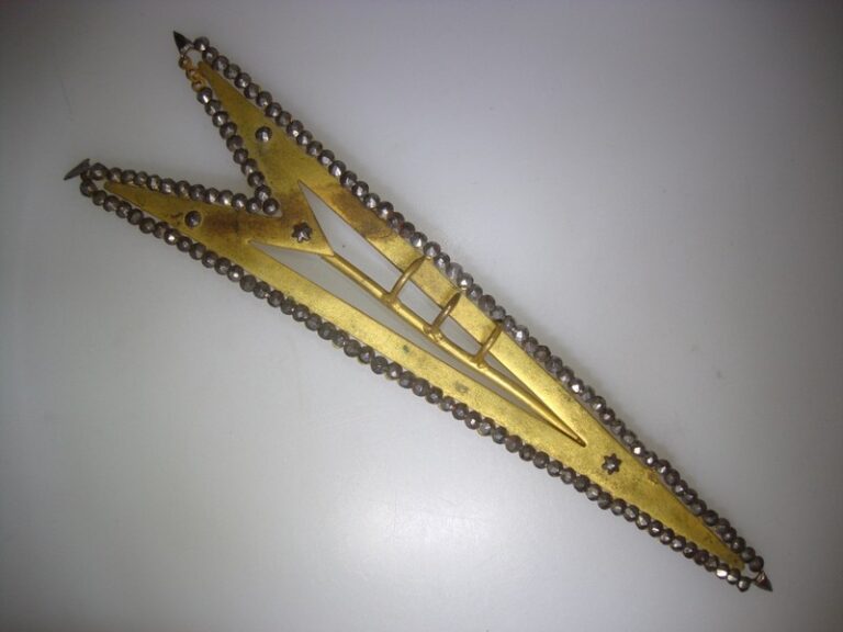 Antique Georgian gold-washed cut steel arrow sash buckle