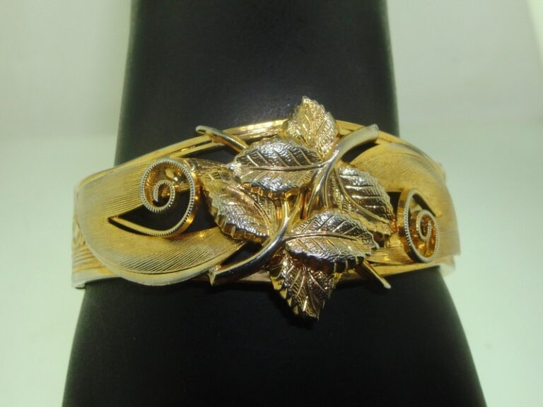 Vintage Art Nouveau gold washed hinged bangle bracelet