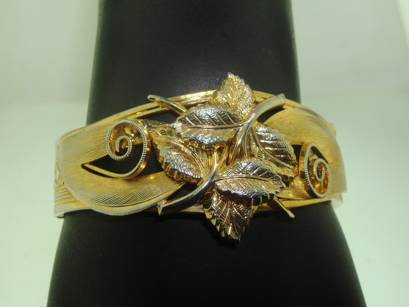 Vintage Art Nouveau gold washed hinged bangle bracelet