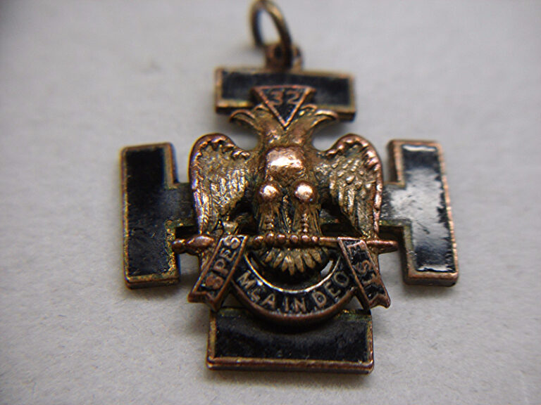 Vintage 32nd Degree Masonic Medal with Black Enamel