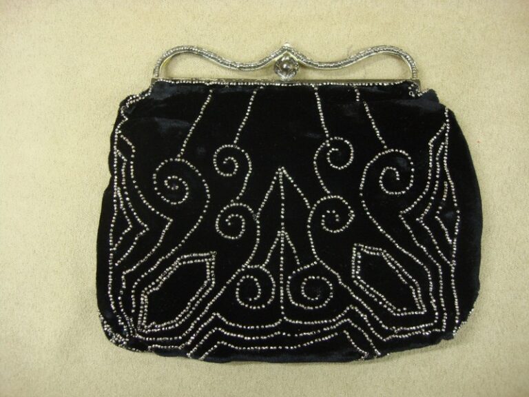 Vintage black velvet Art Deco evening purse with cut steel beads