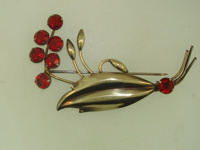 Vintage 1940s Star-Art Red Rhinestone Flower Pin