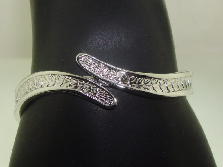 Vintage 1980s Monet silver hinged bangle bracelet, new old stock