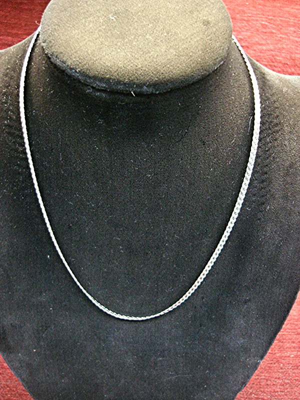18-inch sterling silver Italian chain with a fancy and classy design