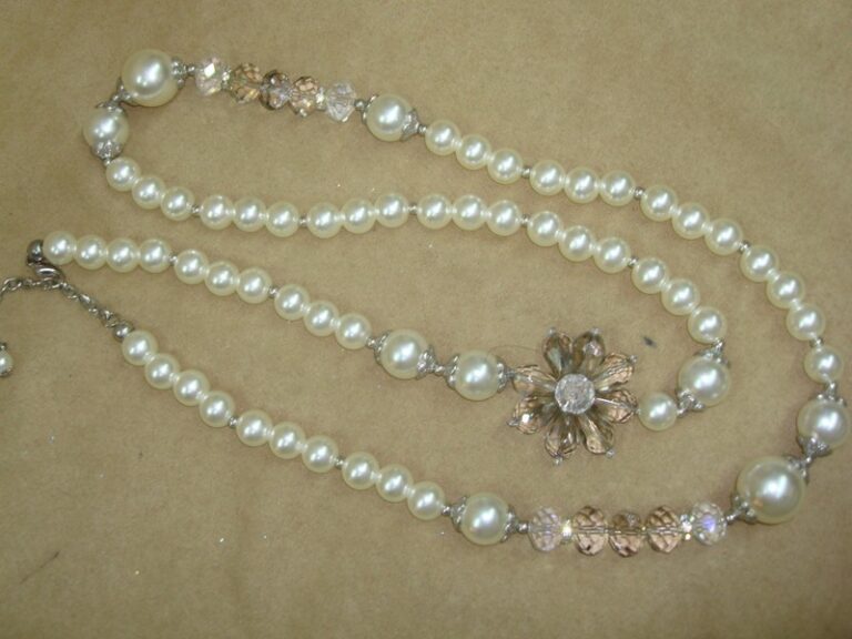Vintage 40 inch cream faux pearl and crystal beaded necklace