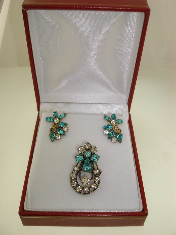 Vintage 1940s Tru-Kay gold filled rhinestone pin and earrings set with clear and aqua stones
