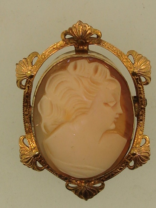Vintage Art Nouveau gold-filled shell cameo brooch signed AMCO