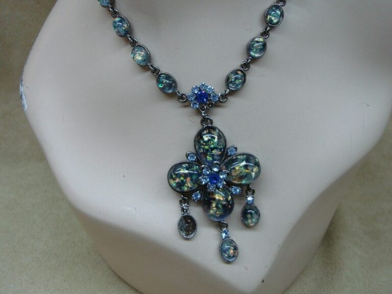 Iridescent Foiled Glass & Rhinestone Floral Pendant Necklace