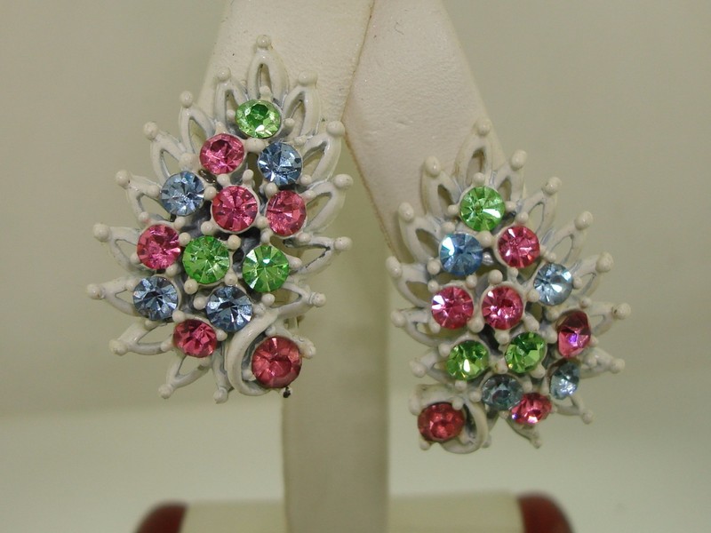 Vintage 1950s white enamel clip-on earrings with pastel foiled rhinestones and filigree