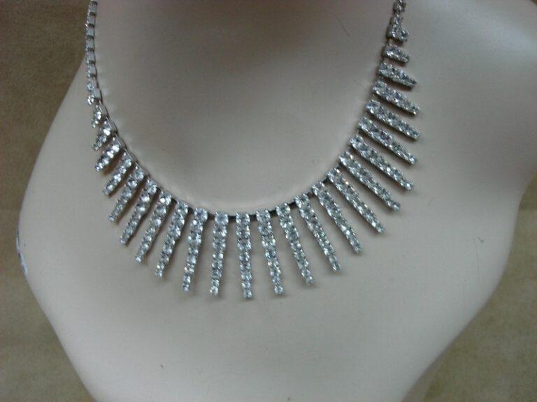 Vintage 1980s Rhinestone Bib Choker Necklace