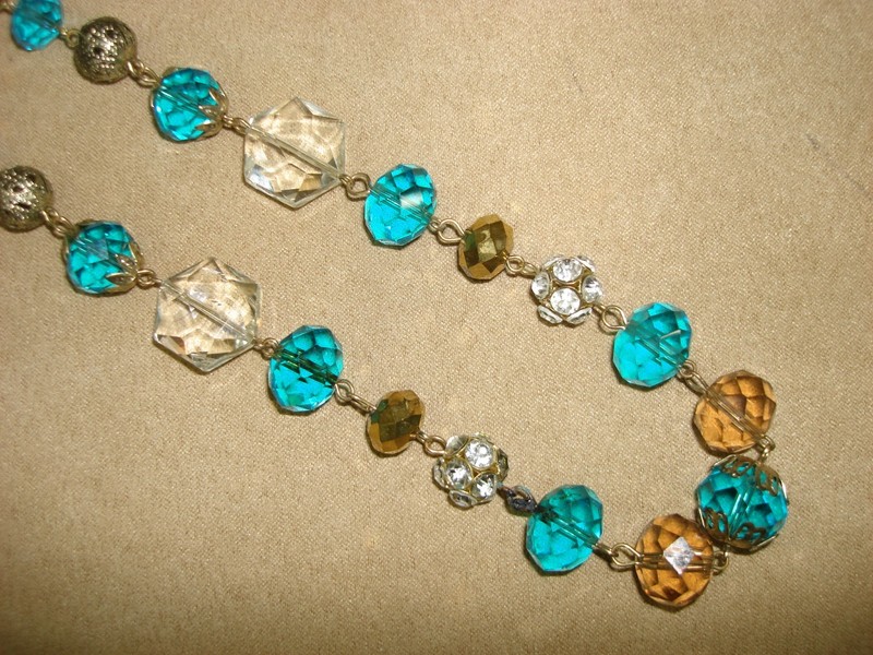 Vintage 1980s filigree turquoise and champagne glass bead necklace