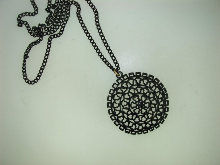 Vintage 1960s black enamel filigree pendant necklace