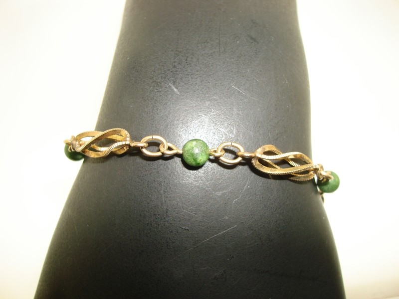 Vintage 1960s gold-filled jade bead bracelet