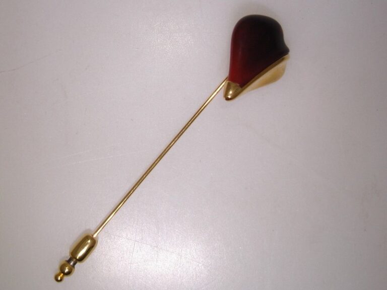 Vintage Trifari red lucite flower stick pin, 1950s-60s, rare and in mint condition