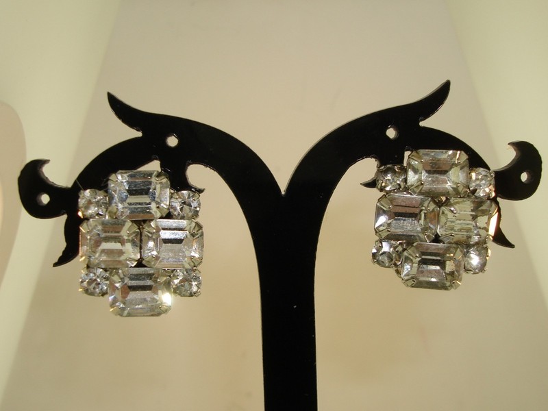 Vintage Weiss emerald and rhinestone clip-on earrings from the 1950s