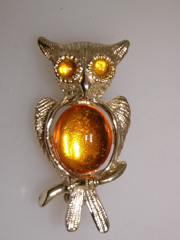 Vintage 1950s-60s Gold Tone Jelly Belly Owl Pin