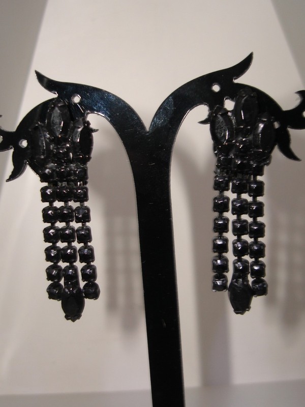 Vintage 1960s black glass rhinestone clip-on earrings