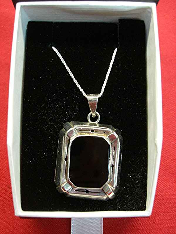 Vintage sterling silver onyx pendant necklace